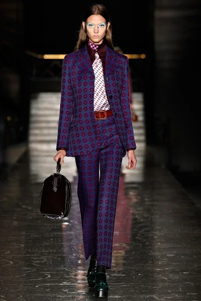 Look 8